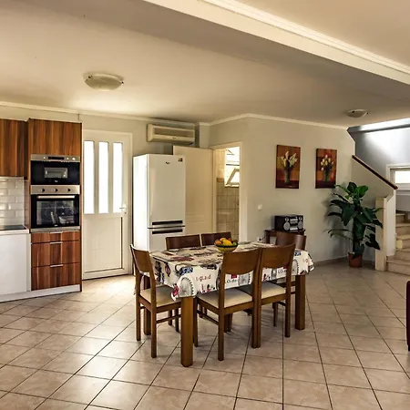 Charming In Agrilia With Private Pool Vila Laganas