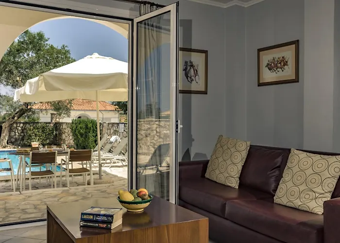 Charming In Agrilia With Private Pool *