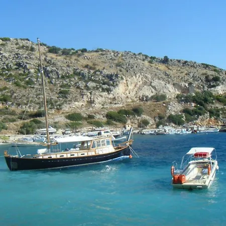 Charming In Agrilia With Private Pool لاغاناس