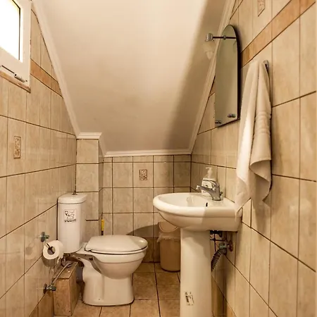 Charming In Agrilia With Private Pool فيلة