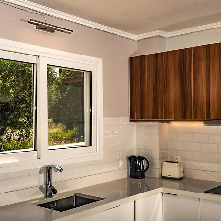 Charming In Agrilia With Private Pool * لاغاناس