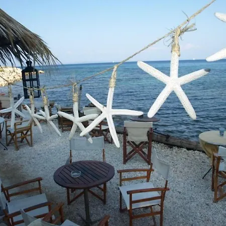 فيلة Charming In Agrilia With Private Pool لاغاناس