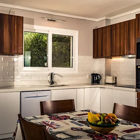 فيلة Charming In Agrilia With Private Pool *